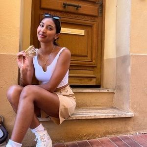 Meet your Posher, Ayesha